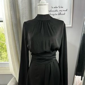 Black Hammered Satin High Neck Drape
Bodycon Dress